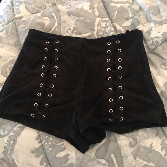 Forever 21 Faux Suede Lace-Up shorts - Picture 2 of 2